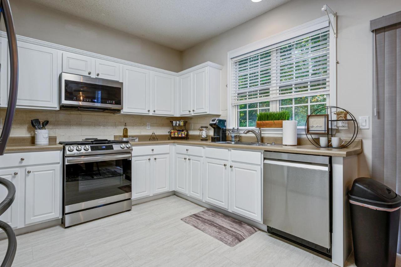 Enjoy This Amazing Home With Porch & Grill Near Dt Γούντστοκ Εξωτερικό φωτογραφία
