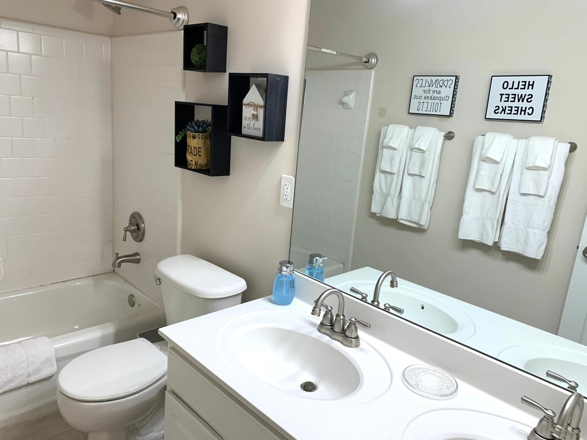 Enjoy This Amazing Home With Porch & Grill Near Dt Γούντστοκ Δωμάτιο φωτογραφία